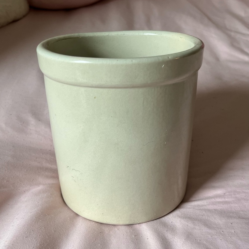 Roseville ceramic jar